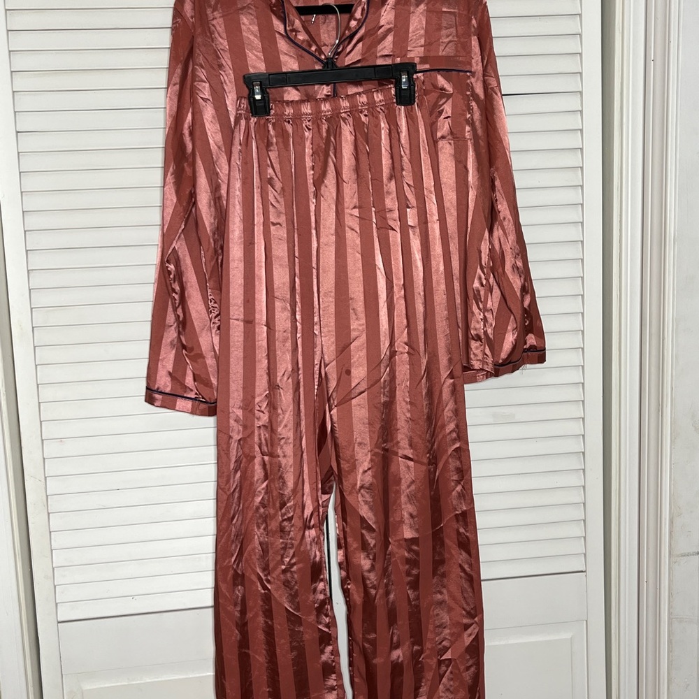 Striped Satin PJ set in pink